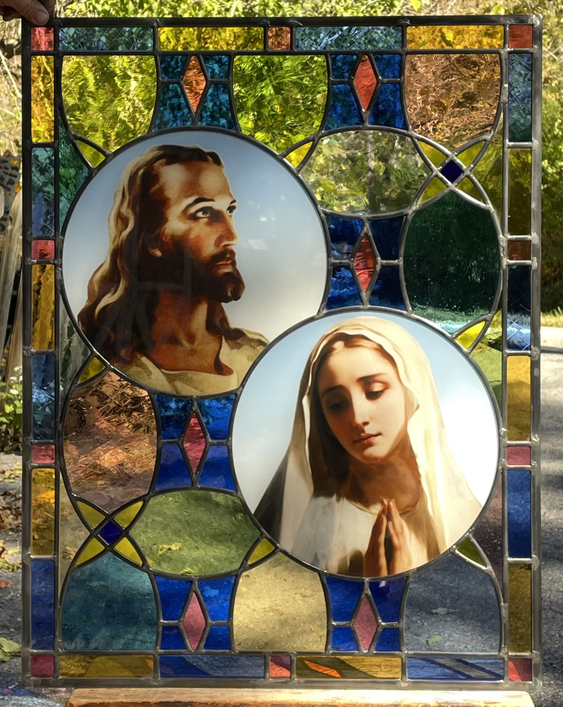 https://www.hollanderglass.com/assets/projects/printed-stained-glass-panel-2.jpg